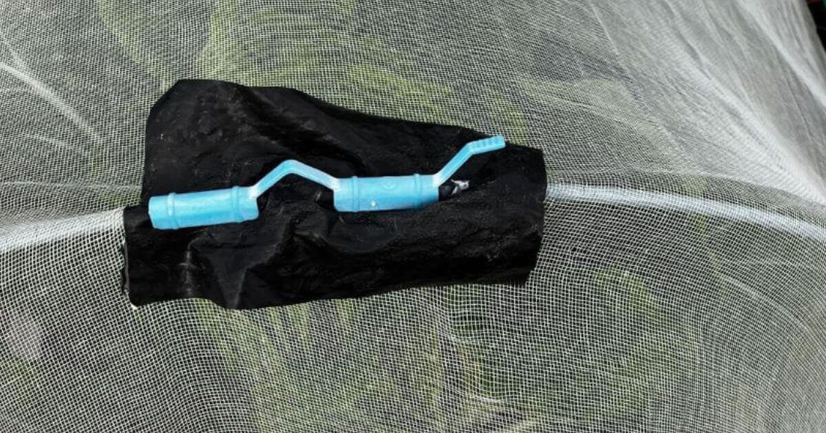 資材を傷つけないパッカーの止め方