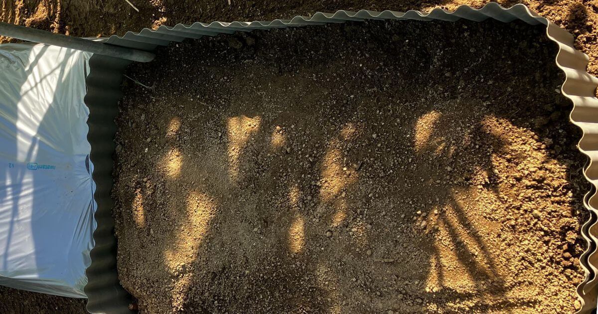 畦波板で作るレイズドベット